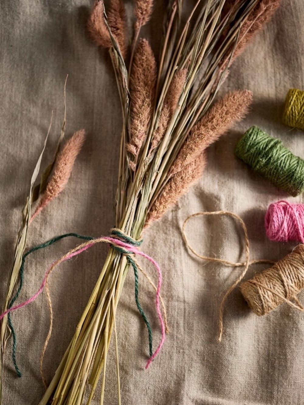 Multi-Colored Jute Twine in a Wooden Tray Decorative on Wall or For Wrapping - Picture 2 of 9